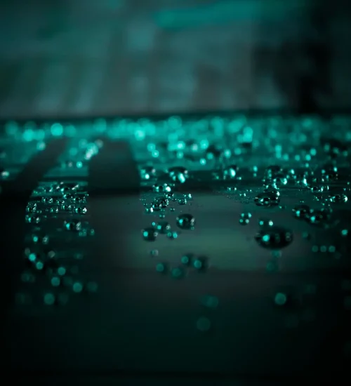 Beading-effect met waterdruppels op gecoate lak in Heerhugowaard