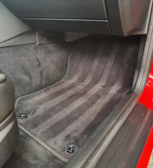 Schoon resultaat na dieptereiniging van vloermat en bekleding in Heerhugowaard