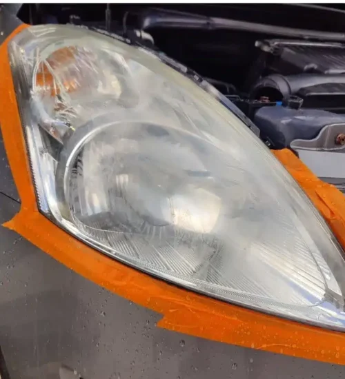 Koplamp vóór polijstbehandeling